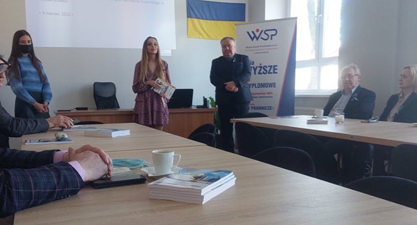 Wysłuchali wykładu o zbrodniach wojennych