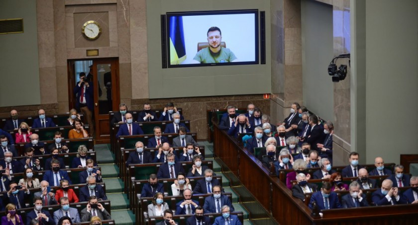 Zełenski w Sejmie: nie zostaliśmy sami z wrogiem, polscy bracia i siostry są z nami