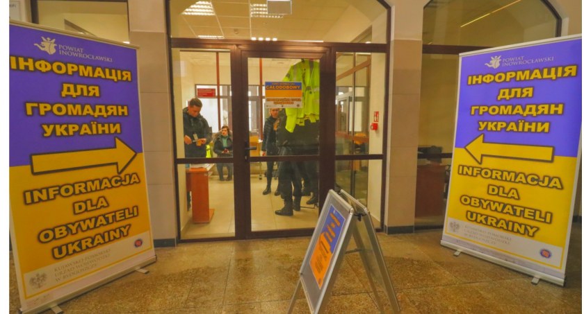 Powiat zorganizował punkt informacyjny dla Ukraińców na dworcu PKP w Inowrocławiu