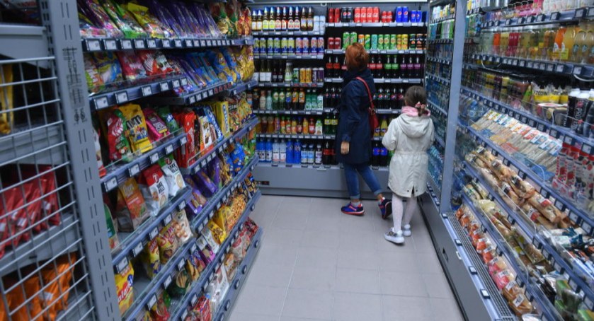 Minimalny koszyk zakupowy w lutym był droższy o 3,97 proc. niż przed rokiem