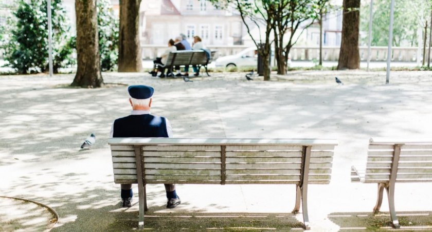Gdzie szukać ogłoszeń o pracę w opiece?