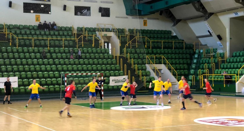 EKOSERWIS DAMY RADĘ INOWROCŁAW wygrywa z liderem rozgrywek