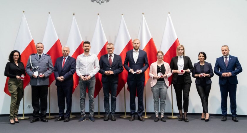 Inowrocławski policjant asp. Grzegorz Małetka wśród odznaczonych 
