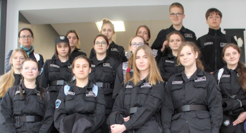 Mundurówka odwiedziła policjantów