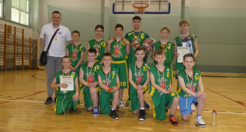 SP 8 – najlepsza wśród najmłodszych adeptów kosza
