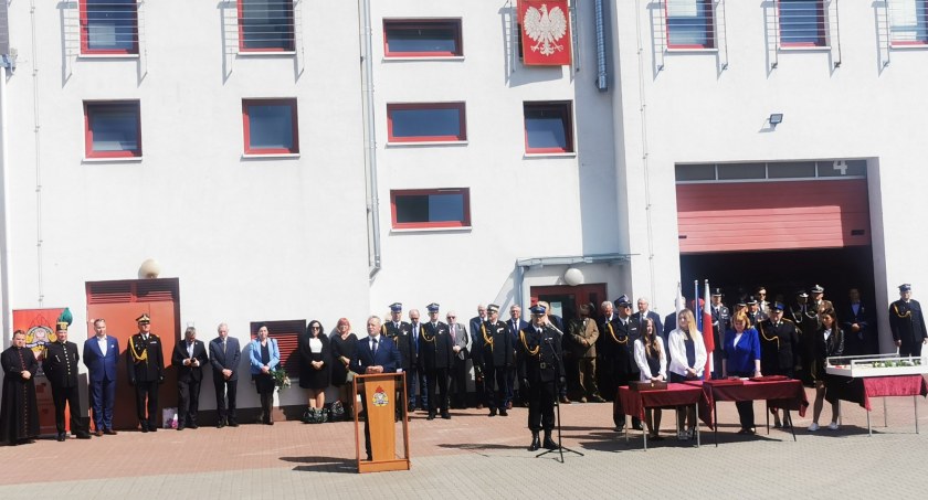Uroczysty apel z okazji Dnia Strażaka 2022 w inowrocławskiej komendzie