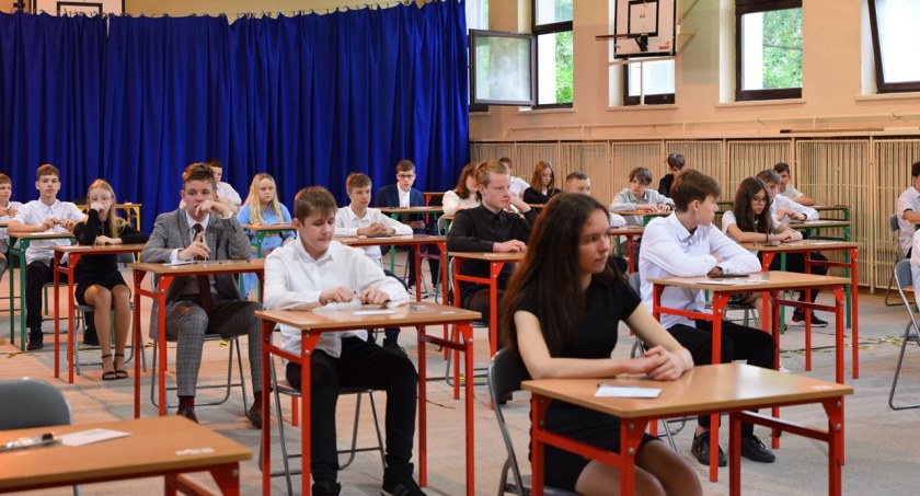 Rozpoczęły się egzaminy ósmoklasistów