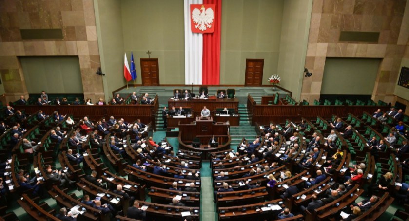 Sejm: projekt ustawy wspomagającej spłacających kredyty mieszkaniowe trafił do komisji