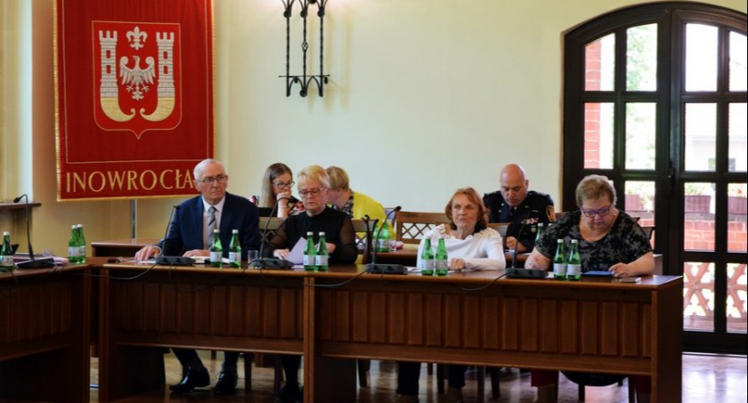 Miejscy radni obradowali stacjonarnie