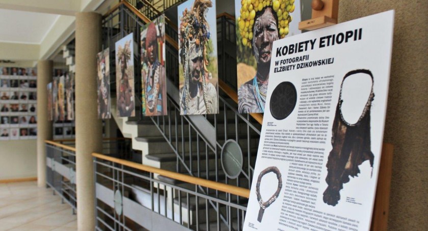 Kobiety Etiopii w fotografii Elżbiety Dzikowskiej