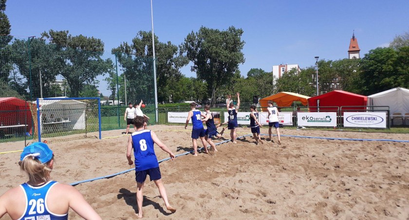 Rywalizują na piasku 