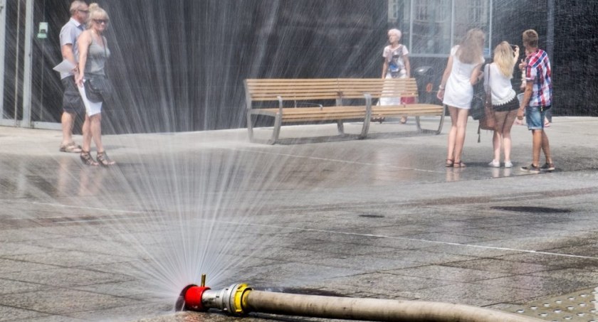IMGW ostrzega przed upałami do 34 st. C. wzdłuż zachodniej granicy i w stronę centrum kraju