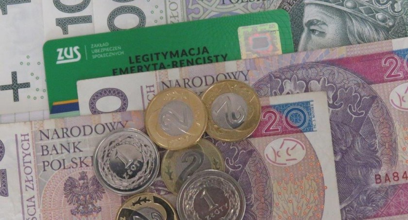 ZUS z urzędu wypłaci tzw. czternastkę