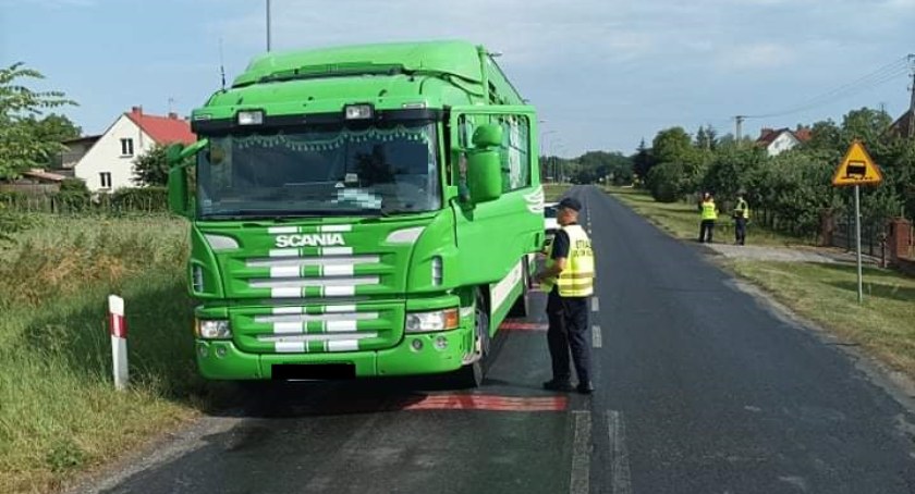 Wspólna akcja Policji i Kolei na przejeździe w Broniewicach