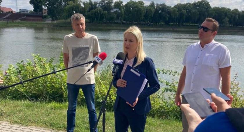 Konferencja prasowa w sprawie zanieczyszczenia Jeziora Gopło 