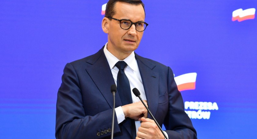 Premier: samorządy otrzymają w tym roku dodatkowo prawie 13,7 mld zł
