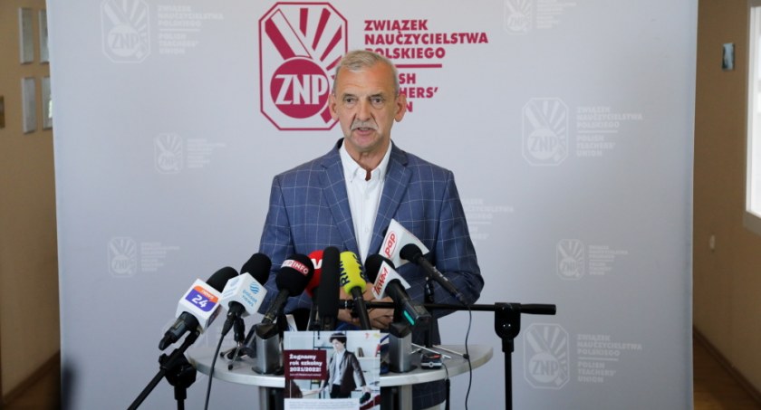 ZNP ogłasza pogotowie protestacyjne i będzie prowadzić akcję informacyjną