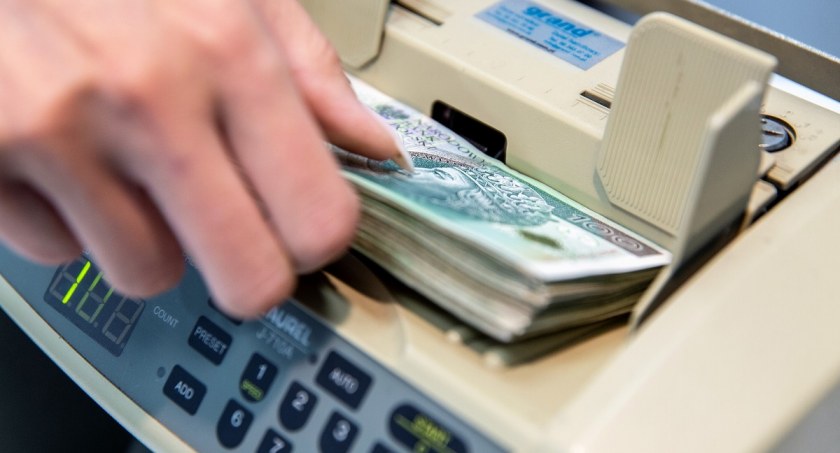 Zdecydowana większość Polaków jest za likwidacją tzw. podatku Belki. Co piąty badany nie ma zdania