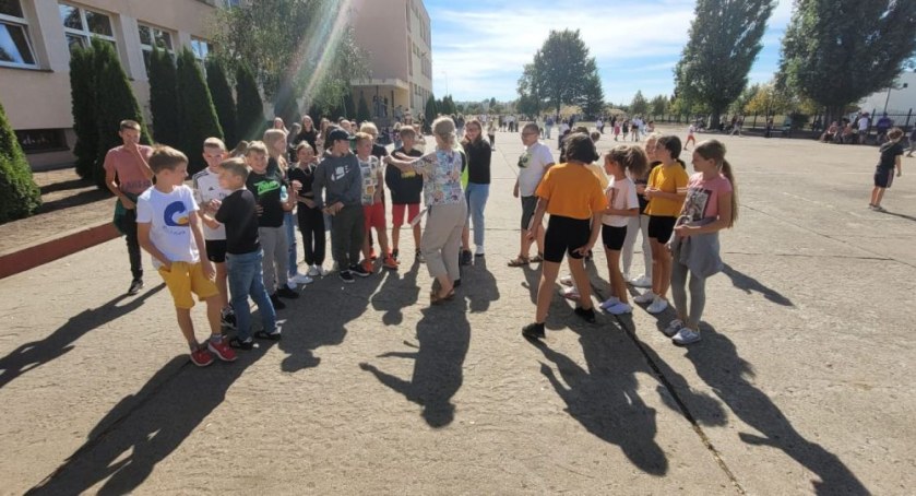 Szkolna przerwa z edukacją o ruchu drogowym