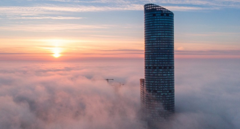 Romantyczny pobyt w chmurach. Witaj w Sky Tower