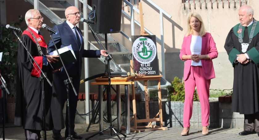 Tak świętowali Dzień Edukacji Narodowej w Szkole Rzemiosła i ślubowanie klas pierwszych!