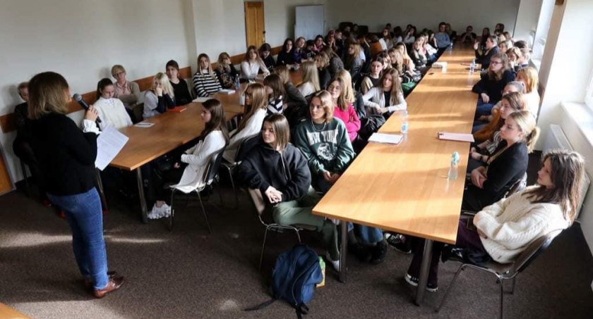 Forum naukowe z udziałem uczniów Konopy