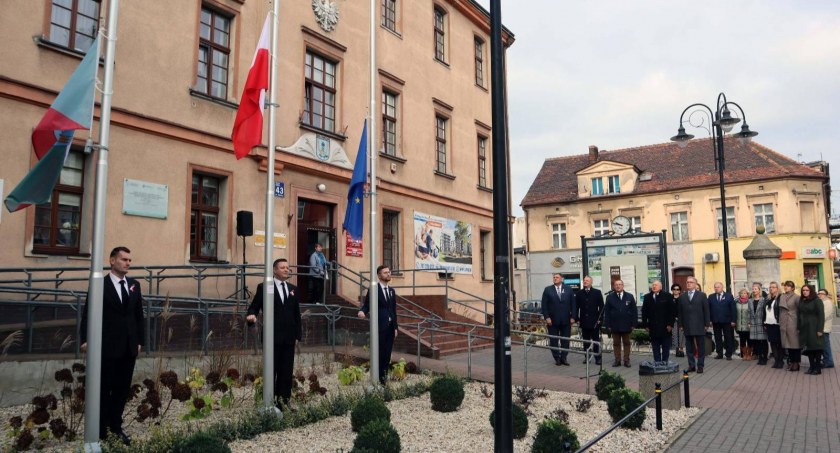 Pod biało-czerwoną