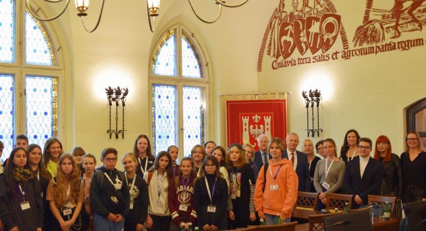 Uczestnicy Erasmus+ odwiedzili inowrocławski Ratusz