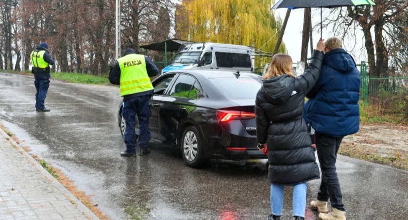 KGP: policyjni eksperci wyjaśniają okoliczności zdarzenia w Przewodowie i zabezpieczają dowody