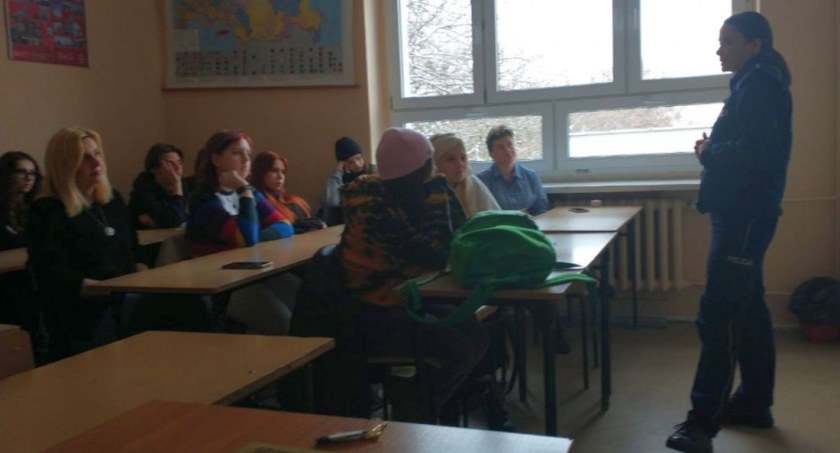 Korzystaj rozsądnie z internetu