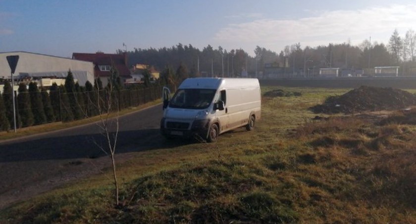 Przekroczył prędkość i jechał przeładowany