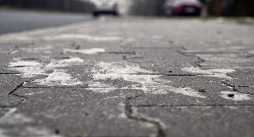 IMGW ostrzega przed marznącymi opadami na wschodzie i północy kraju