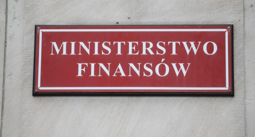 MF: w razie awarii systemu e-faktur podatnicy będą wystawiać faktury papierowe lub elektroniczne
