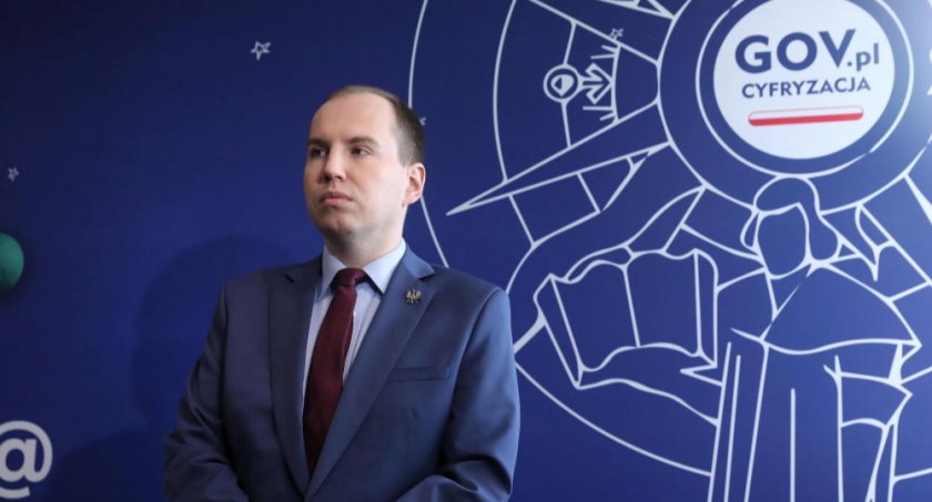 Andruszkiewicz: zrównujemy dokumenty elektroniczne w aplikacji mObywatel z dokumentami tradycyjnymi