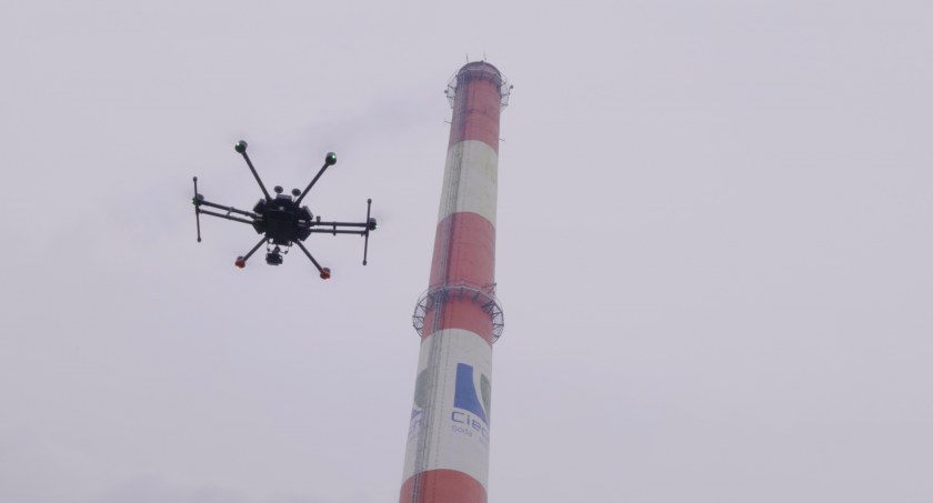 Specjalistyczne drony zbadały zakład CIECH w Inowrocławiu pod kątem stanu infrastruktury i jakości powietrza