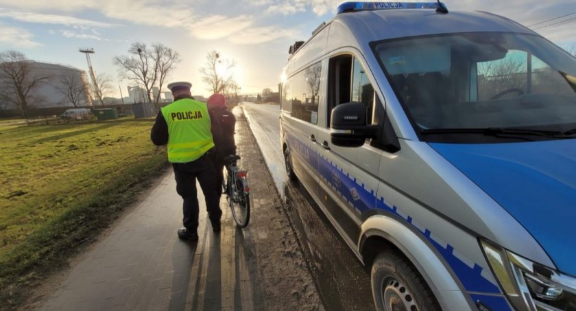 Działania na drogach  Bezpieczny pieszy