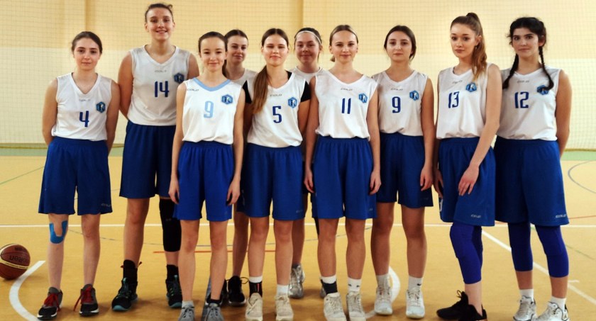 Wygrana koszykarek z Kaspra
