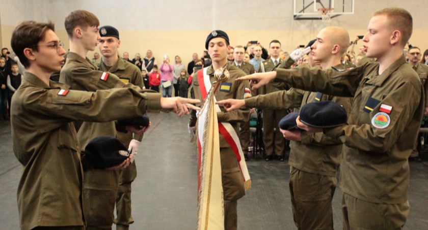 Ślubowanie uczniów klas mundurowych w Kościelcu