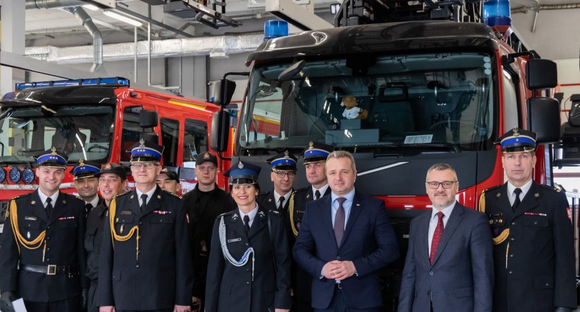 3 nowe wozy bojowe dla inowrocławskich dtrażaków