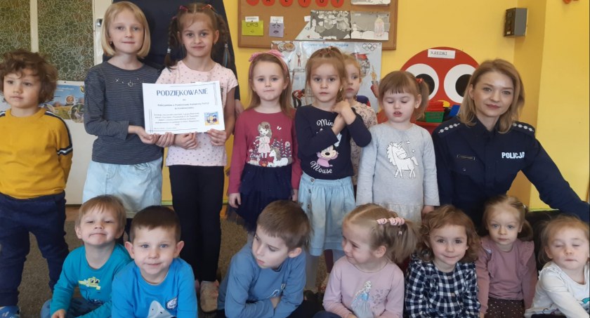 Przedszkolaki świetnie znają zasady korzystania z numeru alarmowego