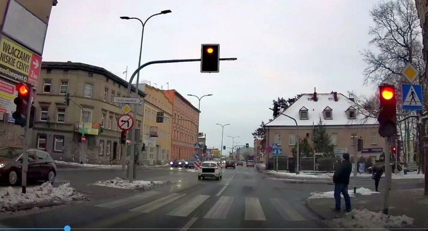 Ukarana za przejazd na czerwonym świetle