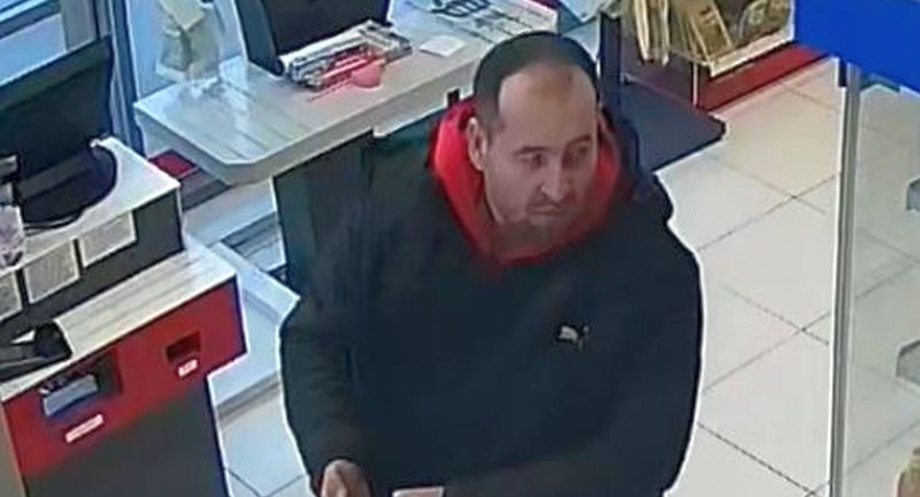 Jeśli rozpoznajesz tego mężczyznę powiadom policję