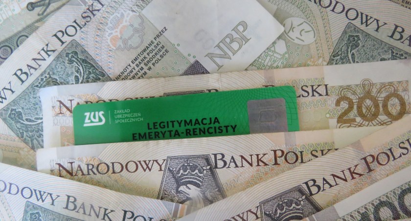 ZUS wypłaca pierwsze zwaloryzowane świadczenia