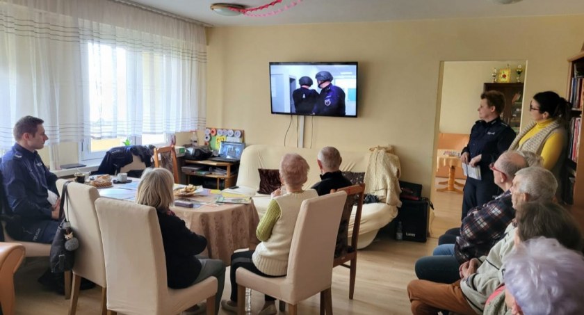 Policjanci w Życzliwej Przystani