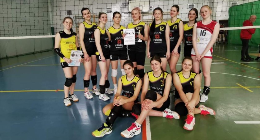 Siatkarki i lekkoatleci z Konopy na medal