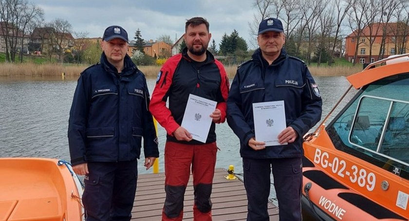 Policja i WOPR współdziałają
