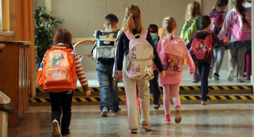 ZUS: od 1 lipca można wnioskować o środki na wyprawkę szkolną Dobry start