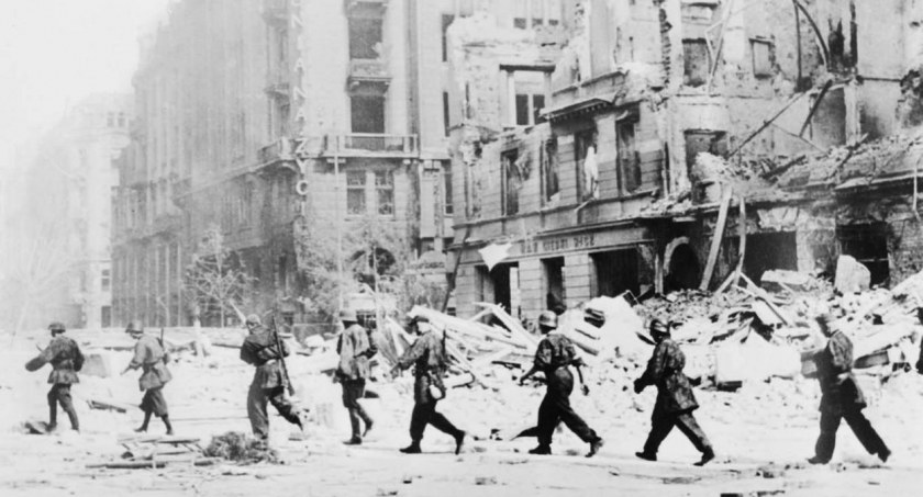 79 lat temu w Warszawie wybuchło powstanie – największa akcja zbrojna podziemia w okupowanej przez Niemców Europie