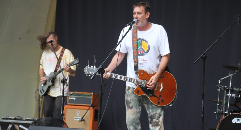 Muzyka reggae walczyła dziś z deszczem