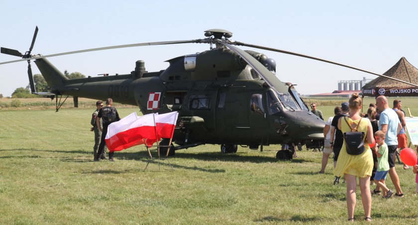Trwa piknik wojskowy
